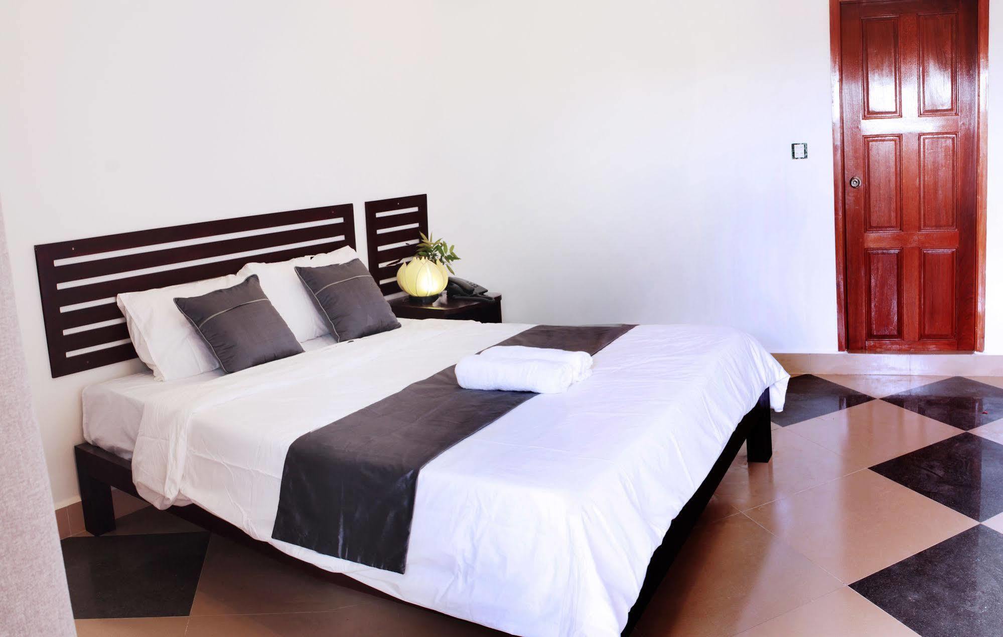 Aime House & Niisaii Apartment Phnom Penh Exterior photo