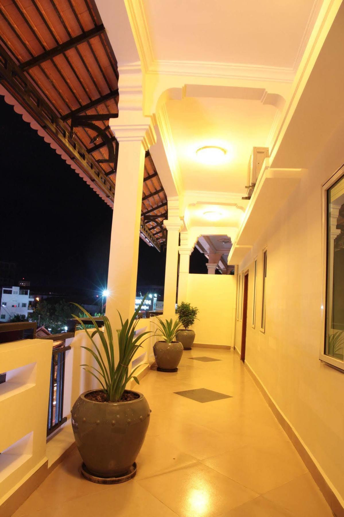 Aime House & Niisaii Apartment Phnom Penh Exterior photo